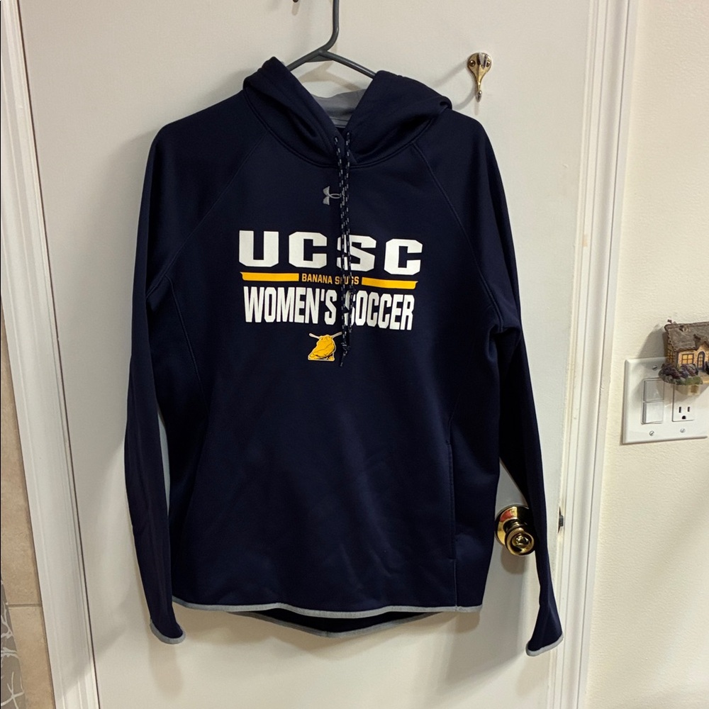 Under Armour Women's Navy Hoody in Sz L